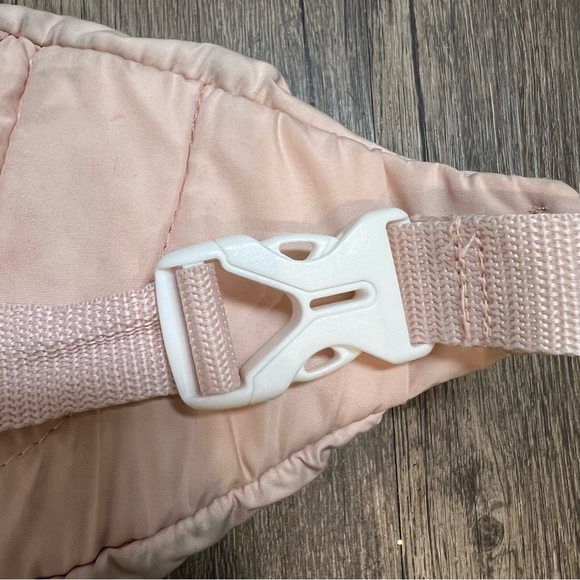 Adidas Light Pink Belt Bag Fanny Pack Front Zipper - Picture 8 of 10